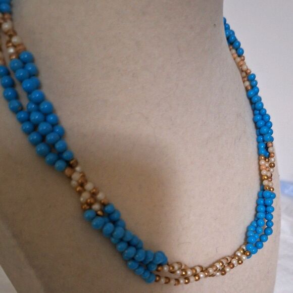 A Vintage Women's Choker Necklace Beaded Layered Grandma Core Torsade Style - Picture 8 of 8